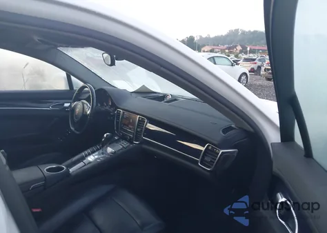 2011 Porsche Panamera 2/4 z USA, uszkodzony, nr VIN WP0AA2A77BL017162